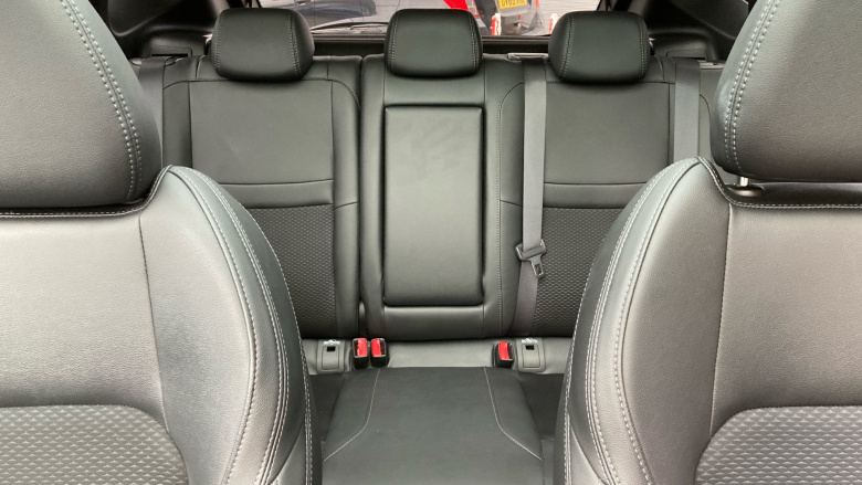 Nissan Qashqai 1.6 DiG-T Tekna 5dr Petrol Hatchback